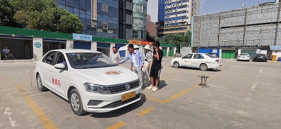 在郑州考驾驶证，选驾校的5条建议，二七学员注意收藏！